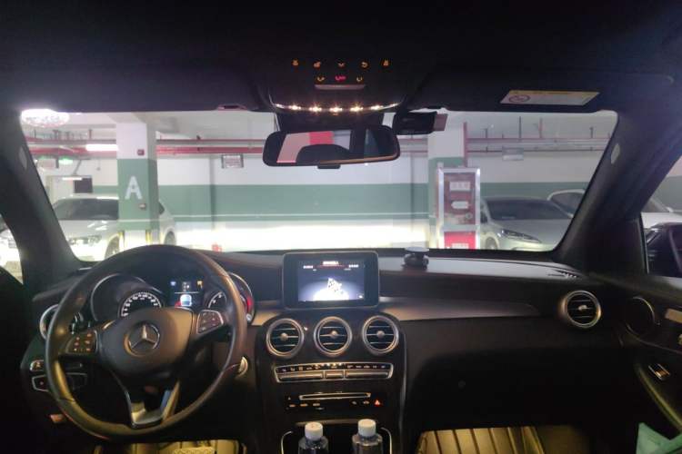 Used Mercedes-Benz GLC 2018 Facelift GLC 260 4MATIC Luxury Edition Headliner
