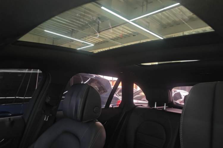 Used Mercedes-Benz GLC 2018 Refreshed GLC 300 4MATIC Dynamic Edition Headliner