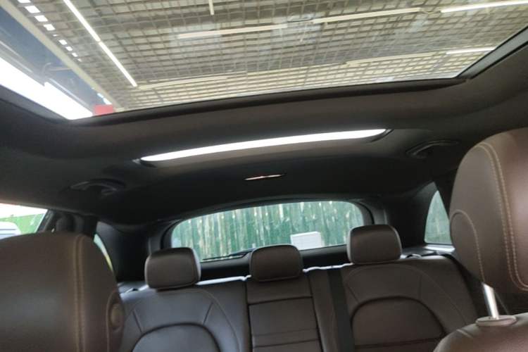 Used Mercedes-Benz GLC 2018 Facelift GLC 200 4MATIC Headliner