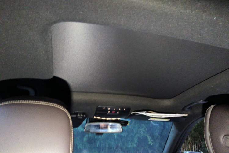 Used Mercedes-Benz GLC 2018 GLC 260 4MATIC Luxury Model Headliner