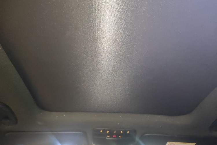 Used Mercedes-Benz GLC 2018 Facelift GLC 260 4MATIC Luxury Edition Headliner
