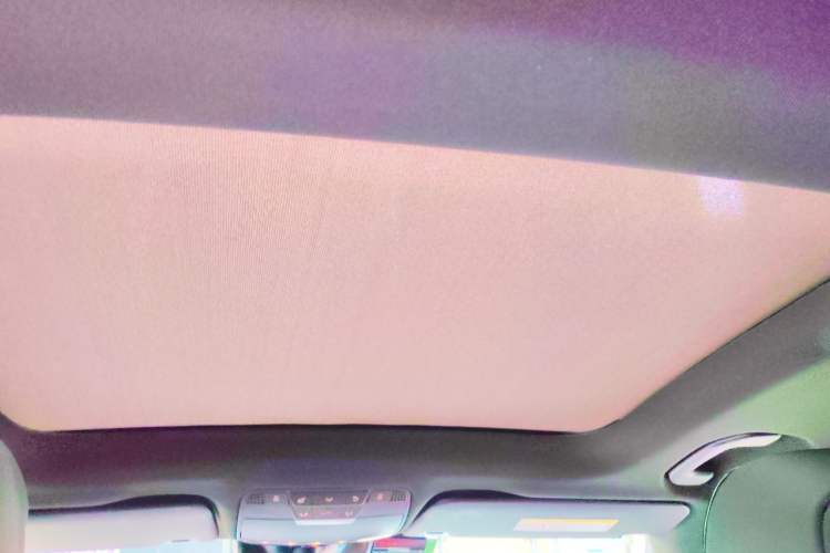 Used Mercedes-Benz GLC 2018 Facelift GLC 260 4MATIC Luxury Edition Headliner
