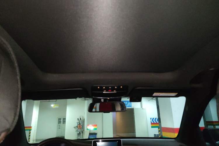 Used Mercedes-Benz GLC 2018 Refreshed GLC 300 4MATIC Dynamic Edition Headliner