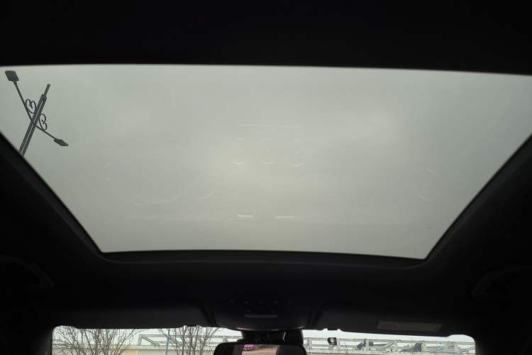 Used Mercedes-Benz GLC 2018 Facelift GLC 200 4MATIC Headliner