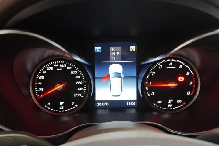Used Mercedes-Benz GLC 2018 GLC 260 4MATIC Luxury Model Instrument Cluster