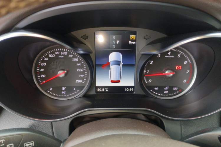 Used Mercedes-Benz GLC 2018 GLC 260 4MATIC Luxury Model Instrument Cluster