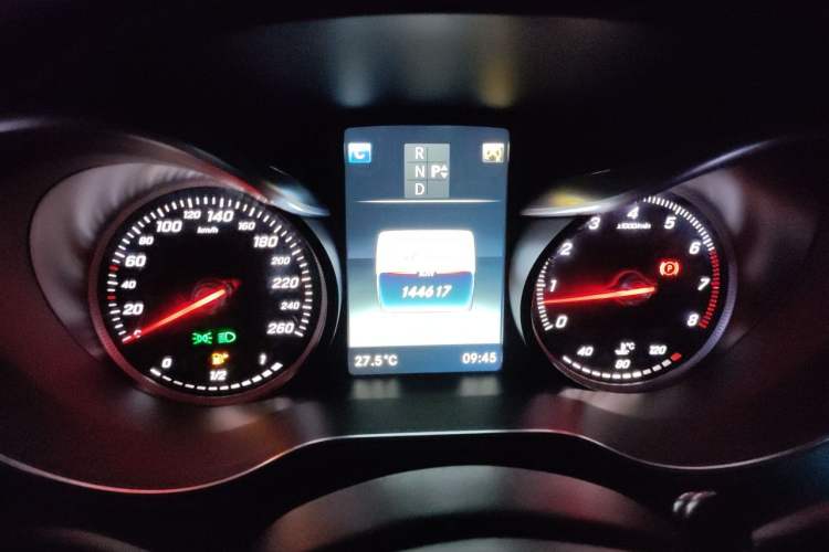 Used Mercedes-Benz GLC 2018 GLC 260 4MATIC Luxury Model Instrument Cluster