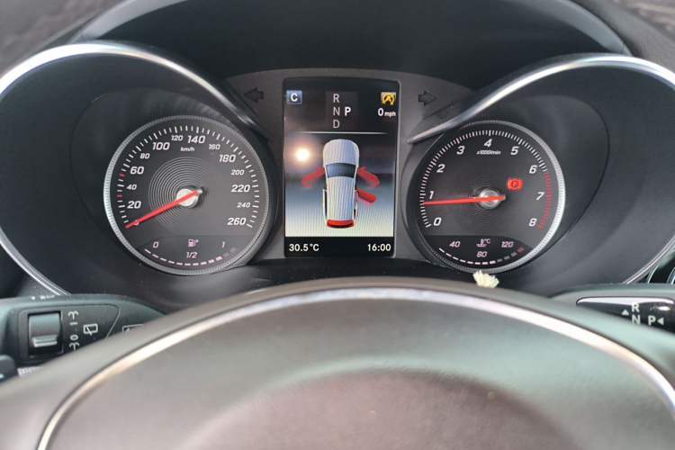 Used Mercedes-Benz GLC 2018 Facelift GLC 260 4MATIC Luxury Edition Instrument Cluster