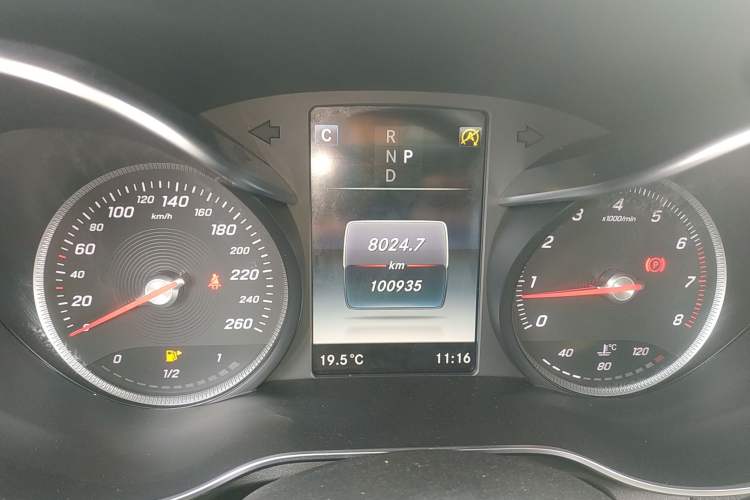 Used Mercedes-Benz GLC 2018 Facelift GLC 260 4MATIC Luxury Edition Instrument Cluster