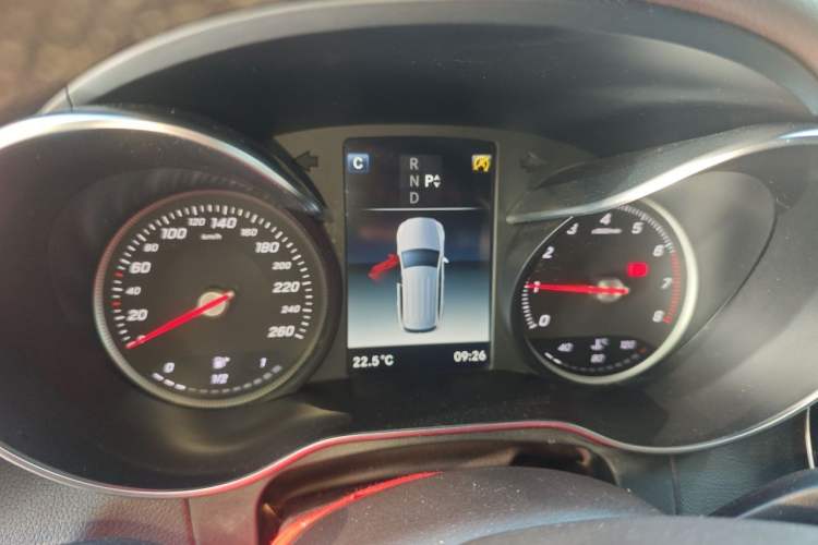 Used Mercedes-Benz GLC 2018 GLC 260 4MATIC Luxury Model Instrument Cluster