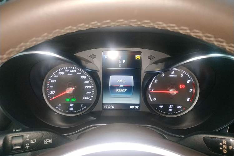 Used Mercedes-Benz GLC 2018 GLC 260 4MATIC Luxury Model Instrument Cluster
