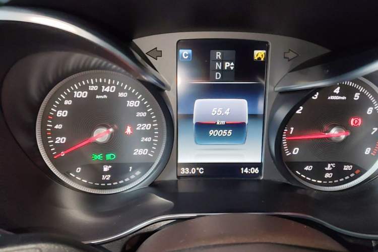 Used Mercedes-Benz GLC 2018 Facelift GLC 260 4MATIC Luxury Edition Instrument Cluster