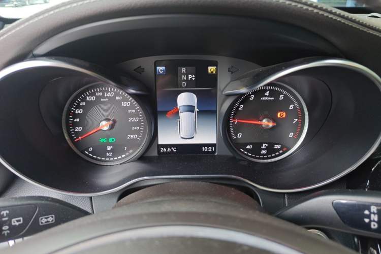 Used Mercedes-Benz GLC 2018 GLC 260 4MATIC Luxury Model Instrument Cluster
