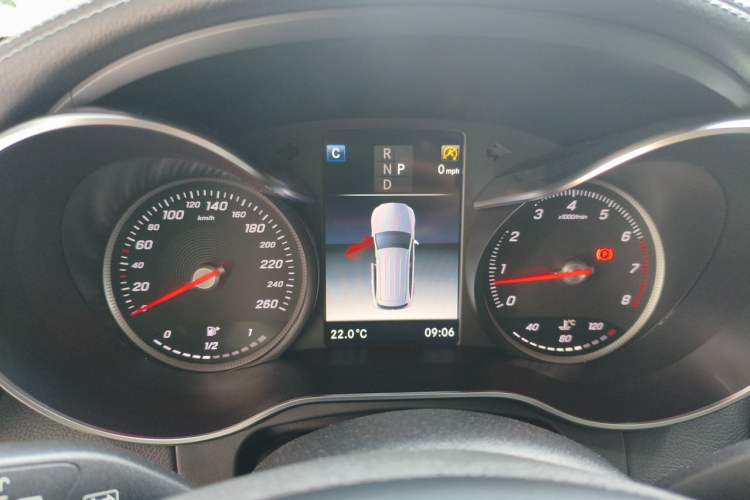 Used Mercedes-Benz GLC 2018 Facelift GLC 260 4MATIC Luxury Edition Instrument Cluster