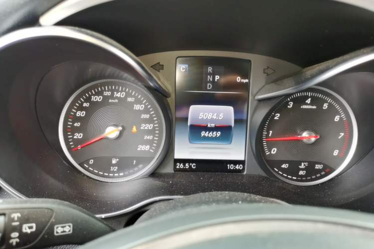 Used Mercedes-Benz GLC 2018 GLC 260 4MATIC Luxury Model Instrument Cluster