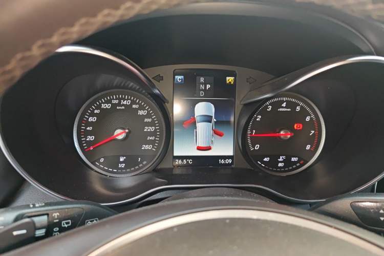 Used Mercedes-Benz GLC 2018 Facelift GLC 260 4MATIC Luxury Edition Instrument Cluster