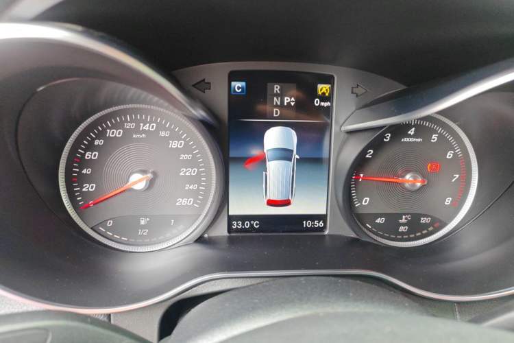 Used Mercedes-Benz GLC 2018 Facelift GLC 260 4MATIC Luxury Edition Instrument Cluster