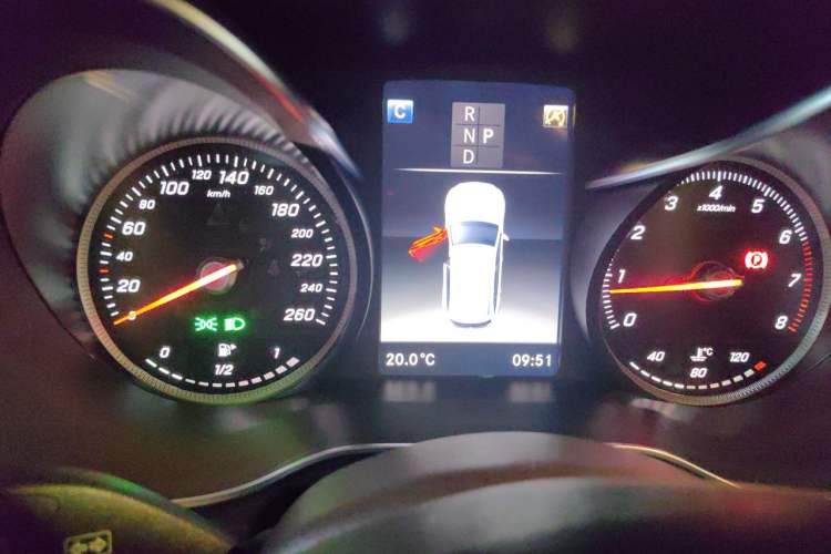 Used Mercedes-Benz GLC 2018 Facelift GLC 260 4MATIC Luxury Edition Instrument Cluster