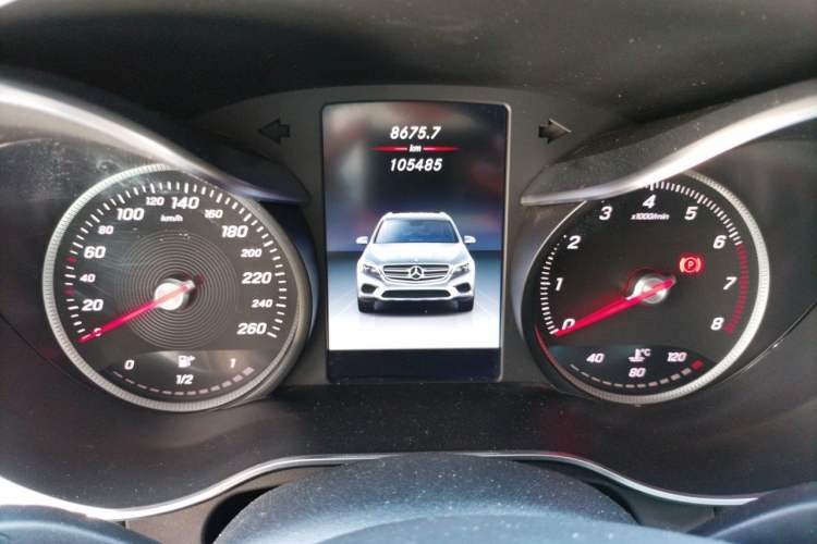 Used Mercedes-Benz GLC 2018 GLC 260 4MATIC Luxury Model Instrument Cluster