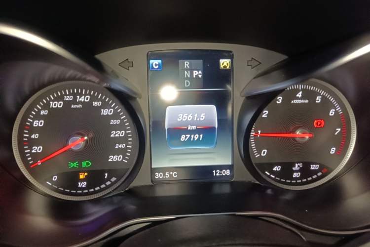 Used Mercedes-Benz GLC 2018 Facelift GLC 260 4MATIC Luxury Edition Instrument Cluster