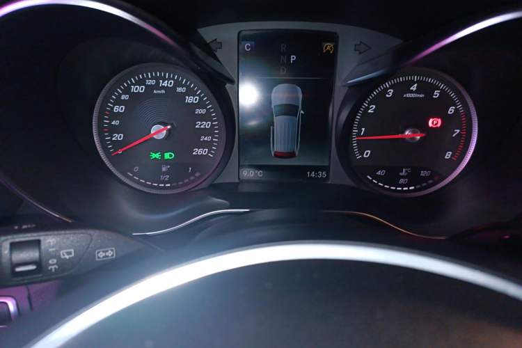 Used Mercedes-Benz GLC 2018 GLC 260 4MATIC Luxury Model Instrument Cluster