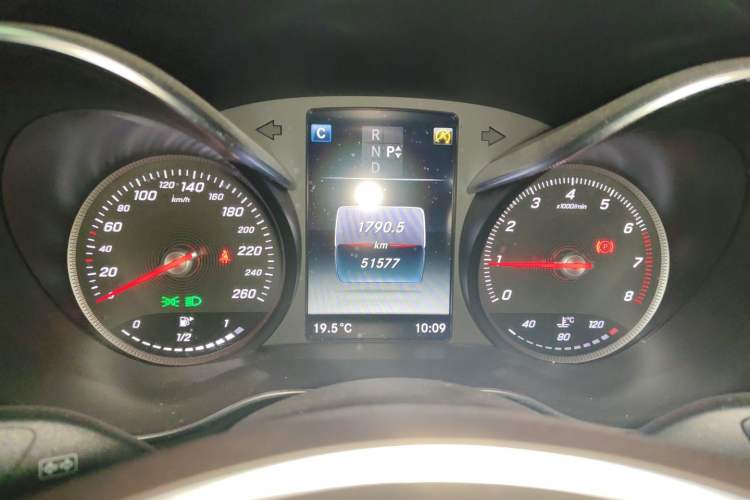 Used Mercedes-Benz GLC 2018 Facelift GLC 260 4MATIC Luxury Edition Instrument Cluster
