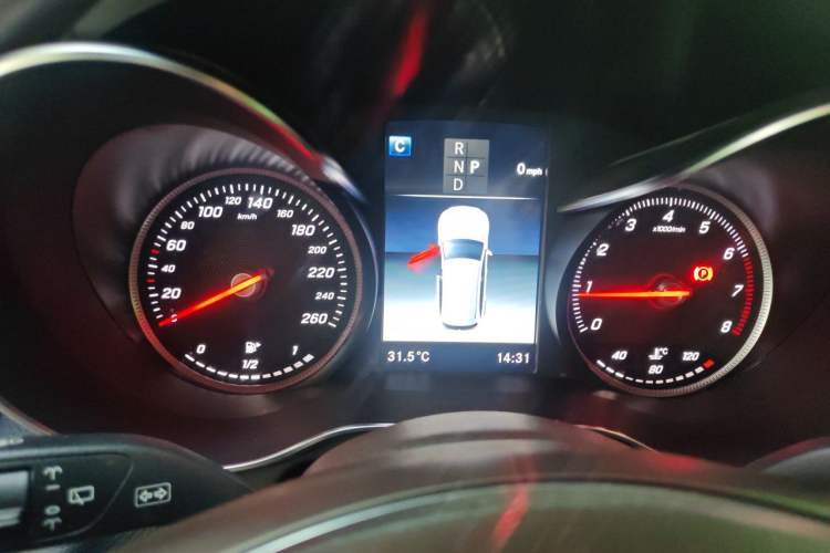 Used Mercedes-Benz GLC 2018 Facelift GLC 260 4MATIC Luxury Edition Instrument Cluster