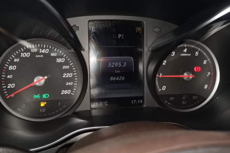 Used Mercedes-Benz GLC 2018 Facelift GLC 260 4MATIC Luxury Edition Instrument Cluster