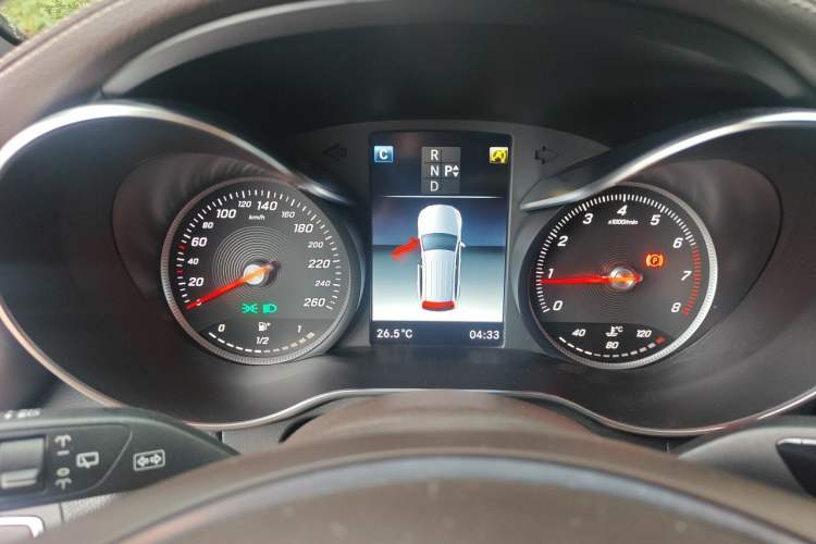 Used Mercedes-Benz GLC 2018 GLC 260 4MATIC Luxury Model Instrument Cluster