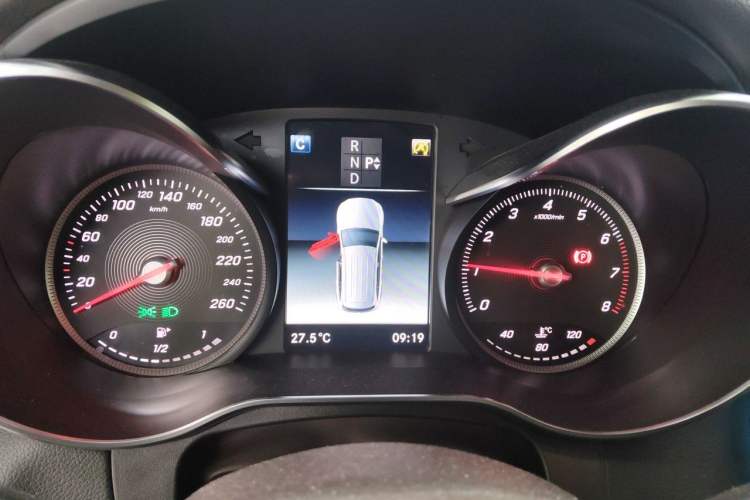 Used Mercedes-Benz GLC 2018 Facelift GLC 260 4MATIC Luxury Edition Instrument Cluster