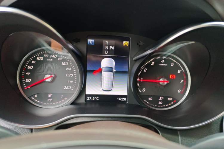 Used Mercedes-Benz GLC 2018 Facelift GLC 260 4MATIC Luxury Edition Instrument Cluster