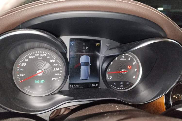 Used Mercedes-Benz GLC 2018 Facelift GLC 260 4MATIC Luxury Edition Instrument Cluster