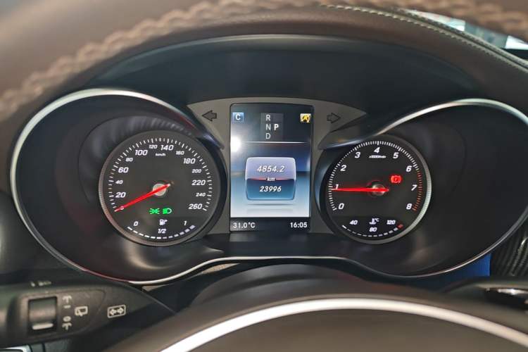 Used Mercedes-Benz GLC 2018 Facelift GLC 260 4MATIC Luxury Edition Instrument Cluster