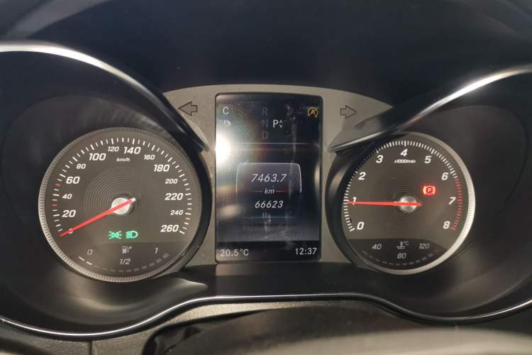 Used Mercedes-Benz GLC 2018 Refreshed GLC 300 4MATIC Dynamic Edition Instrument Cluster