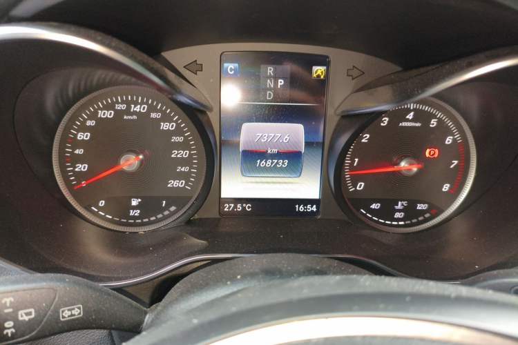 Used Mercedes-Benz GLC 2018 GLC 260 4MATIC Luxury Model Instrument Cluster
