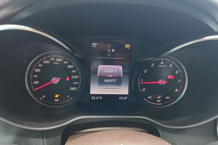 Used Mercedes-Benz GLC 2018 GLC 260 4MATIC Luxury Model Instrument Cluster