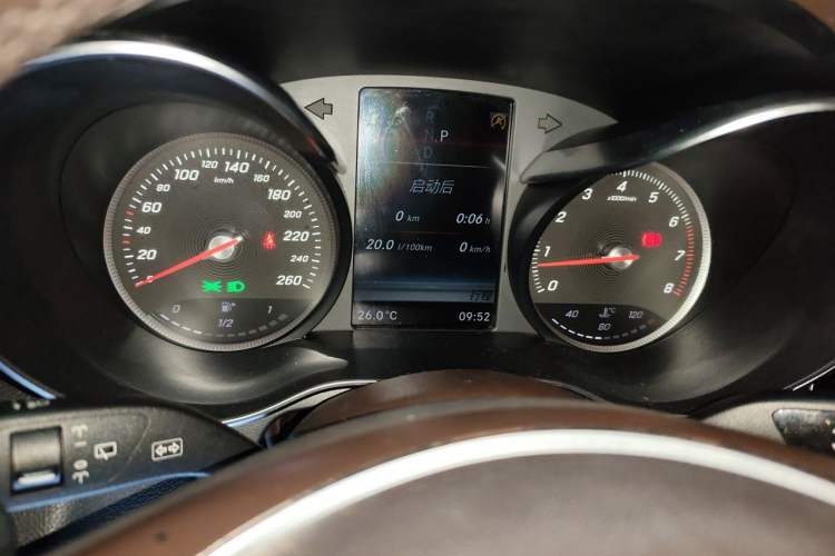 Used Mercedes-Benz GLC 2018 GLC 260 4MATIC Luxury Model Instrument Cluster