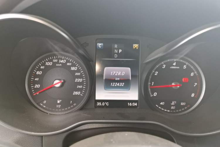 Used Mercedes-Benz GLC 2018 Facelift GLC 260 4MATIC Luxury Edition Instrument Cluster