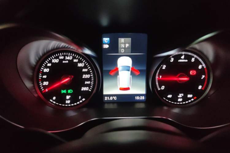 Used Mercedes-Benz GLC 2018 Refreshed GLC 300 4MATIC Dynamic Edition Instrument Cluster