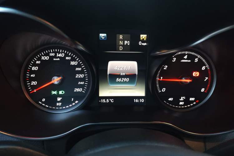 Used Mercedes-Benz GLC 2018 GLC 260 4MATIC Luxury Model Instrument Cluster