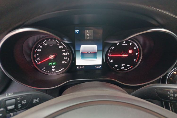 Used Mercedes-Benz GLC 2018 GLC 260 4MATIC Luxury Model Instrument Cluster