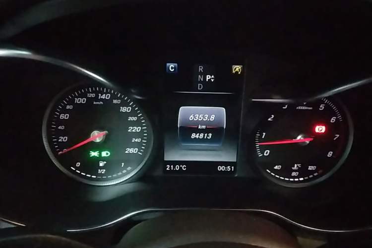 Used Mercedes-Benz GLC 2018 GLC 260 4MATIC Luxury Model Instrument Cluster