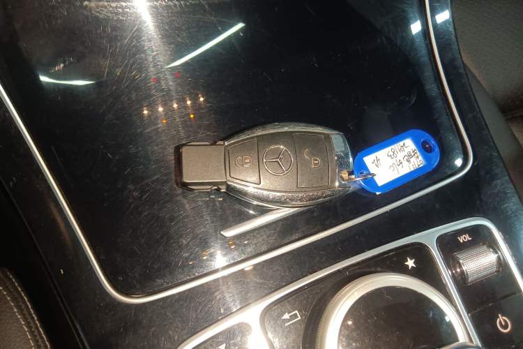 Used Mercedes-Benz GLC 2018 Facelift GLC 200 4MATIC Interior 1