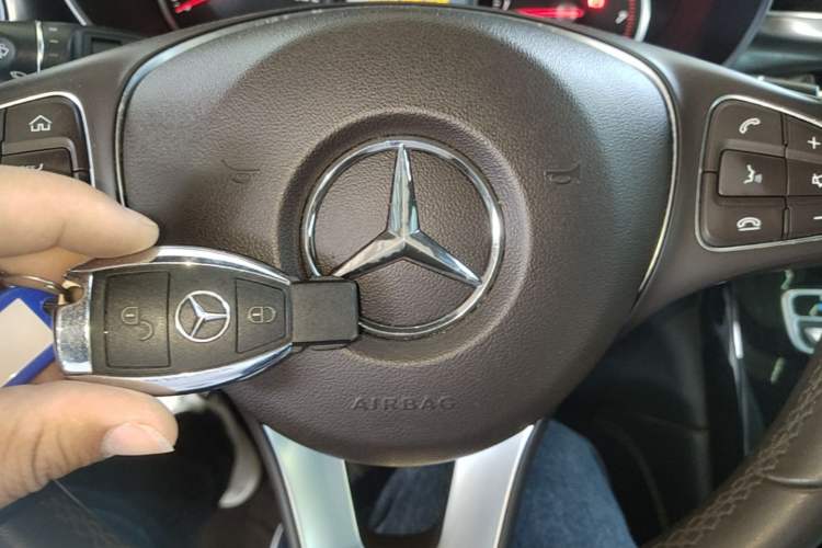 Used Mercedes-Benz GLC 2018 Facelift GLC 200 4MATIC Interior 1