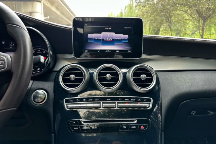 Used Mercedes-Benz GLC 2018 GLC 200 4MATIC Interior 1