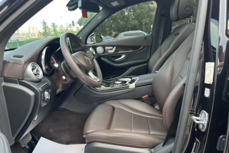 Used Mercedes-Benz GLC 2018 Facelifted GLC 260 4MATIC Dynamic Edition Interior 1
