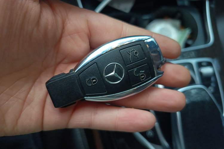 Used Mercedes-Benz GLC 2018 GLC 260 4MATIC Luxury Model Interior 1
