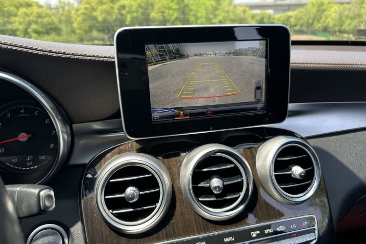 Used Mercedes-Benz GLC 2018 GLC 260 4MATIC Dynamic Edition Interior 10