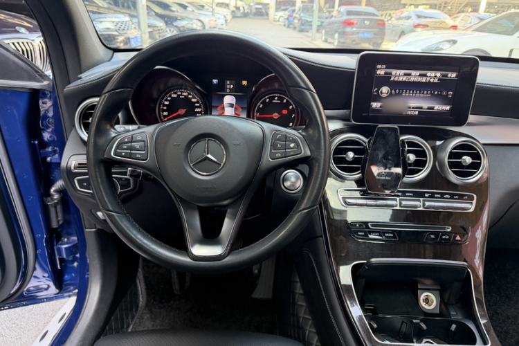 Used Mercedes-Benz GLC 2018 GLC 260 4MATIC Dynamic Edition Interior 2