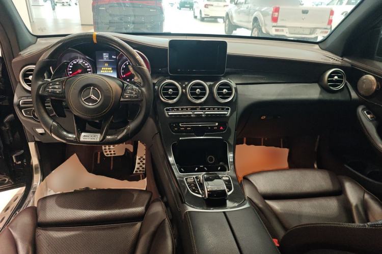 Used Mercedes-Benz GLC 2018 Facelift GLC 200 4MATIC Interior 2